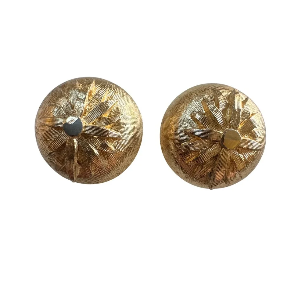 Vintage Crown Trifari Gold Tone Textured Starburst Dome Clip On Earrings Vintage